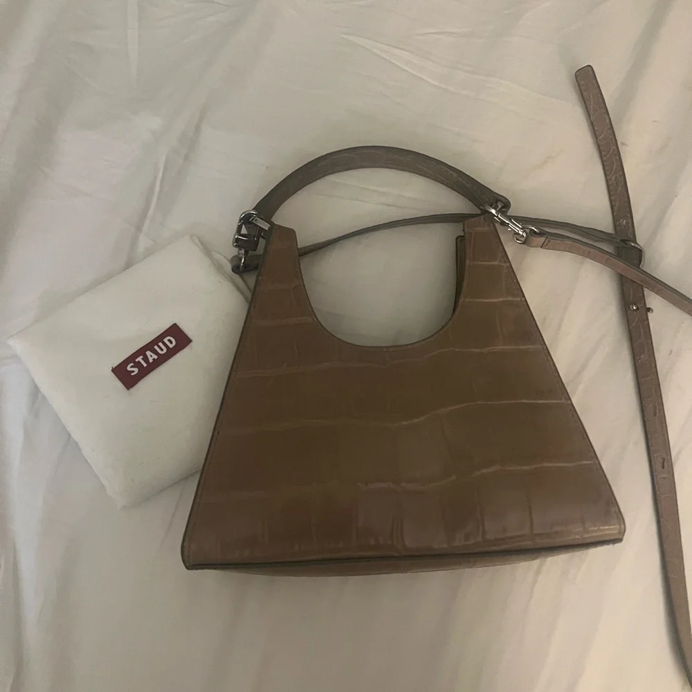 STAUD Tan Croc-Embossed Crossbody Bag - Picture 2 of 3